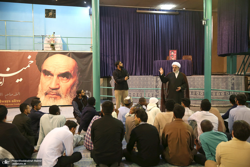 بازدید جمعی از دانشجویان دانشگاه جامعه المصطفی از جماران