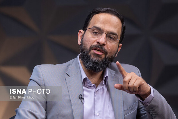 برهانی، حقوقدان: همراهی مردم را نباید با نارضایتی عوض کرد/ همان جامعه‌ای که با ایست‌های بازرسی همراهی می‌کند، کاهش سرعت اینترنت و فیلترینگ را نمی‌پذیرد/ متأسفانه برخی ظاهراً در پی بازگشت به دوران پیش از برداشتن فیلترینگ و استمرار آن هستند