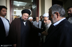 تجدید میثاق رئیس و جمعی از اعضای مجمع تشخیص مصلحت نظام با آرمان‌های امام خمینی (س)-2