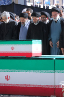 اقامه نماز بر پیکر مطهر رهبر شهید انقلاب و شهدای خانواده ایشان-3