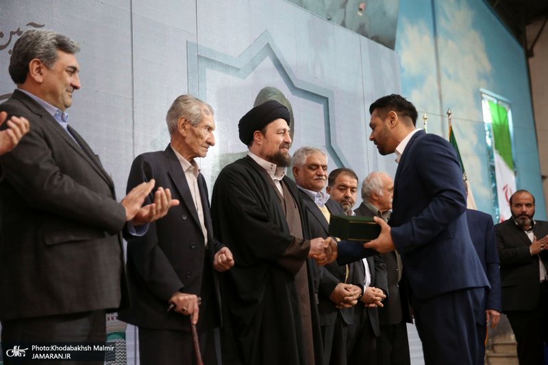 حضور سید حسن خمینی در آیین نامگذاری مجموعه ورزشی استاد کهندل