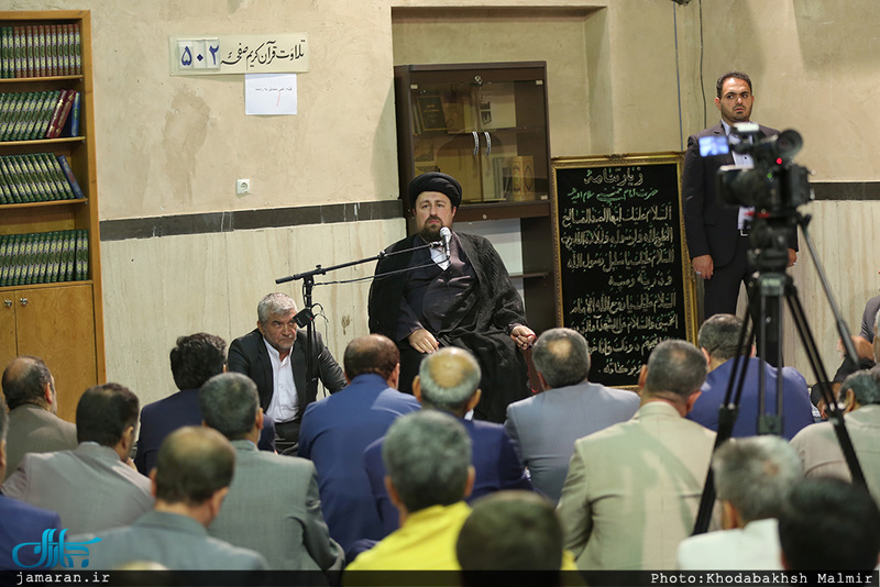 دیدار برگزیدگان هجدهمین کنگره پرسش مهر ریاست جمهوری با یادگار امام