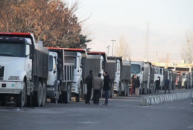 مطالبات کامیون داران فارس با جدیت دنبال می شود