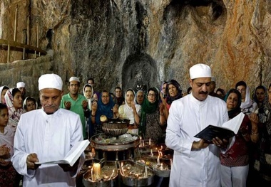 برگزاری بزرگترین مراسم سالیانه زرتشتیان جهان در یزد "چک‌چک" میعادگاه پیروان آیین زرتشت