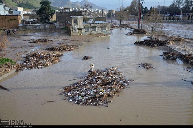 آنچه از ماست که بر ماست