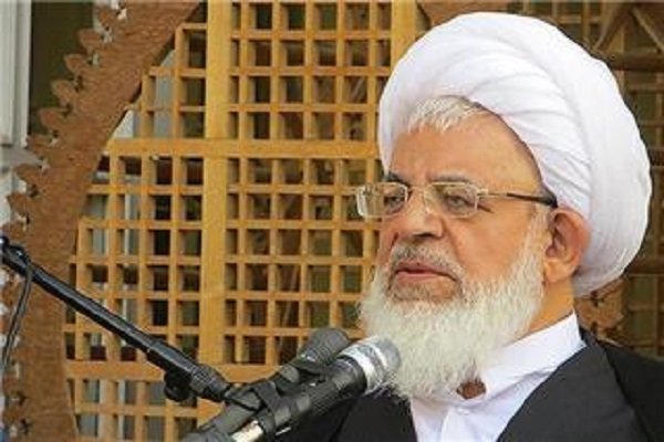 امام جمعه یزد: خودکفایی در ماشین آلات از ابعاد جهش تولید است