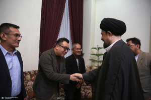 دیدار جمعی از اساتید ودانشجویان کشور تایلند با سید حسن خمینی