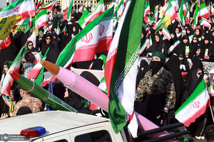 راهپیمایی دختران «جان‌فدای ایران» -۱