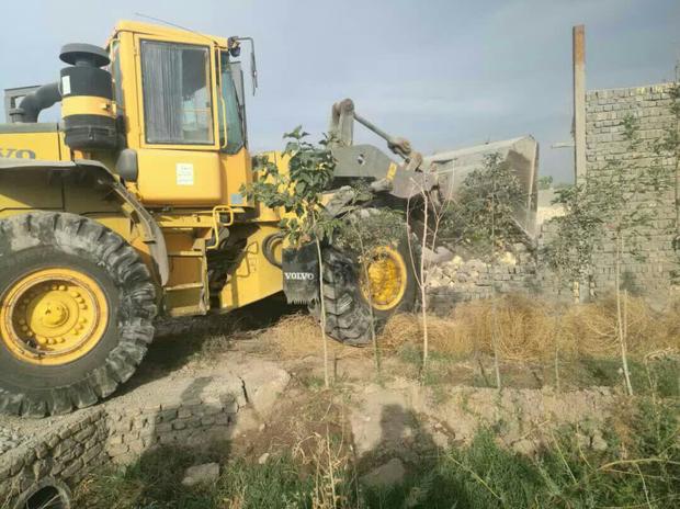 8 مورد ساخت و ساز غیرمجاز در اراضی کشاورزی ورامین تخریب شد