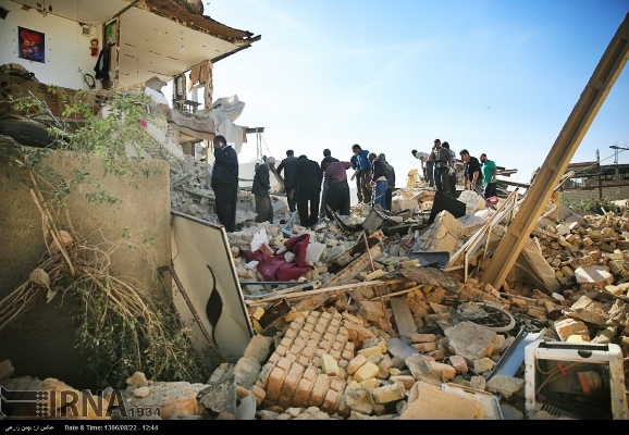 توزیع کمک های دادگستری گلستان بین زلزله زدگان غرب کشور