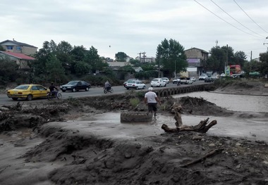 جان باختن پنج نفر در اثر سیل شهرستان پارسیان