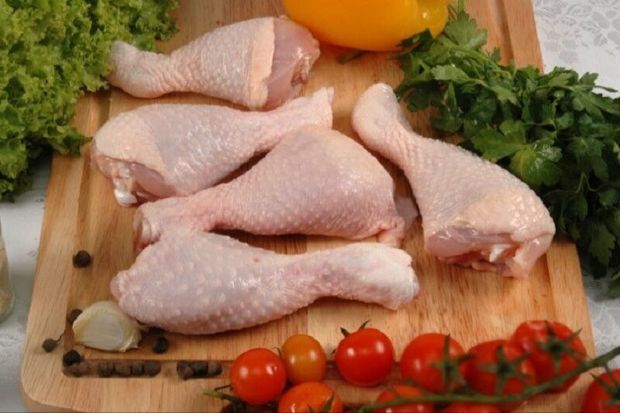 تداوم ارزانی مرغ در بازار همدان