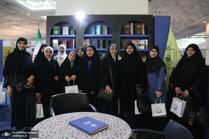 غرفه بین الملل موسسه تنظیم و نشر آثار امام خمینی (ره) در سی و ششمین نمایشگاه بین المللی کتاب تهران-1