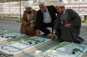 ادای احترام ورزشکاران و قهرمانان پارالمپیکی ایران به مقام شامخ شهدا