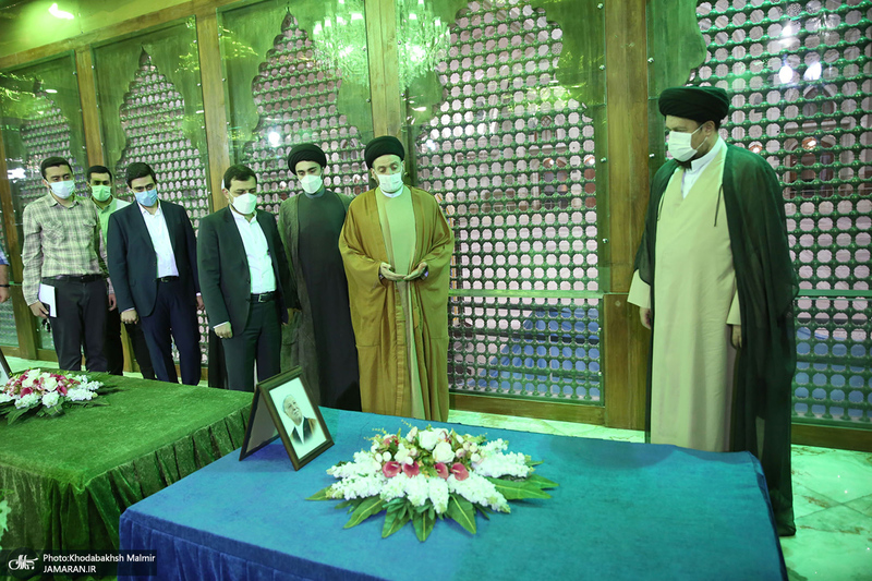 ادای احترام سید عمار حکیم نسبت به حضرت امام خمینی (س)