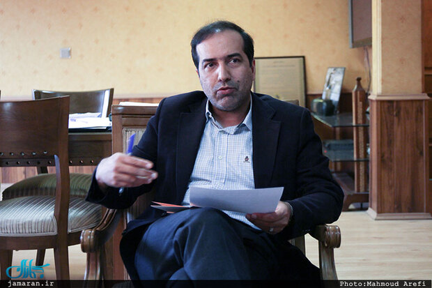 معاون اسبق وزارت ارشاد: خبرنگار برای روزش تبریک و کادو نیاز ندارد، قانون انتشار و دسترسی آزاد به اطلاعات را اجرا کنید