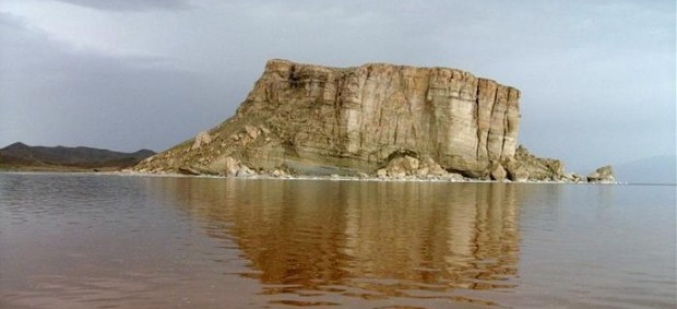 کاظم‌داشی، صخره‌ای جزیره‌وار در دریاچه ارومیه