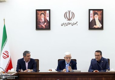 عارف: اصلاح ساختاری و اداری نیازمند یک عزم ملی با همکاری همه نهادهای حکومتی و حکمرانی است/ مدیری که در مسیر مخالف تصمیمات دولت است نمی‌تواند به عنوان مدیر ارشد دولت باقی بماند