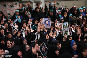 دیدار هزاران نفر از زنان و دختران با رهبر معظم انقلاب