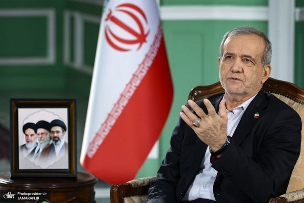 پزشکیان: نرخ سوم بنزین حدود ۱۰ هزار تومان خواهد شد اما زمان اجرای طرح مشخص نیست/ با آمدن آقای محسن رضایی نگاه‌ها در حوزه دیپلماسی به هم نزدیک می‌شود/ طرف عمانی قبول دارد که باید تنگه هرمز بر اساس تفاهم‌نامه اسلام‌آباد اداره شود