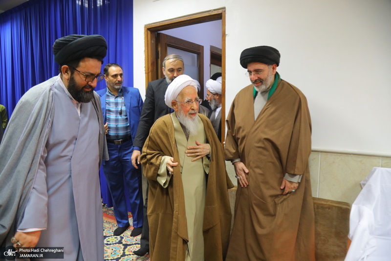 عمامه گذاری طلاب به مناسبت نیمه شعبان