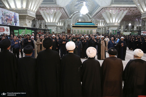 مراسم عزادارای شب عاشورا در حرم مطهر امام خمینی