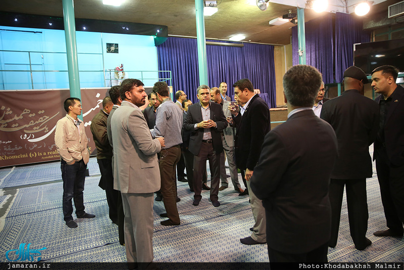 بازدید جمعی از استادان و دانشجویان دانشگاه دفاع ملی پاکستان از بیت امام خمینی (س) در جماران 