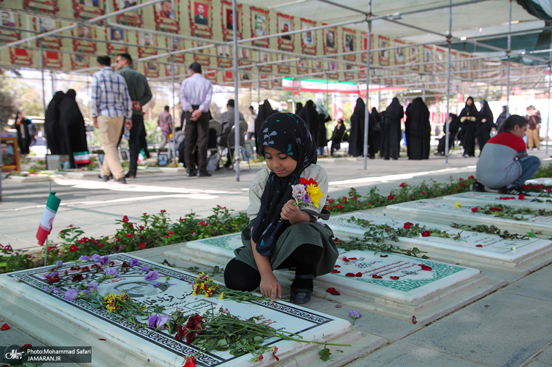 مراسم مهمانی لاله ها در بهشت زهرا (س) تهران