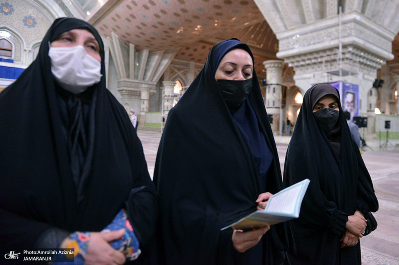 تجدید میثاق دبيركل و جمعی از کارکنان ستاد مبارز با مواد مخده‎ با آرمان های حضرت امام خمینی (س)