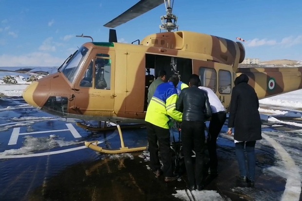 مادر باردار چاراویماقی گرفتار در برف نجات یافت