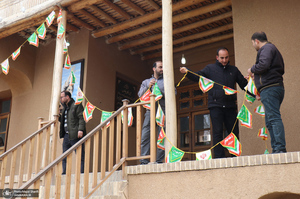 آذین بندی بیت تاریخی امام خمینی به مناسبت دهه فجر انقلاب