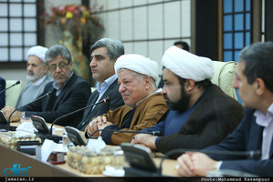 دیدار جمعی از فعالان سیاسی، فرهنگی، اجتماعی و اقتصادی استان بوشهر با آیت الله هاشمی رفسنجانی