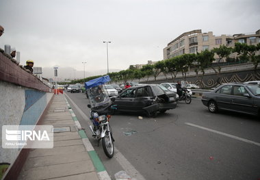 حادثه برخورد ۲ خودروی سرویس مدرسه در اراک خسارتی بوده است