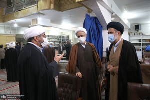 رونمایی از کتاب های «المکاسب المحرمه» و«ملحق العروه الوثقی» تالیف آیت الله العظمی صانعی(ره)