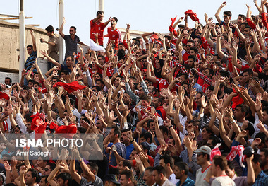 اعتراض باشگاه تراکتورسازی به عدم برگزاری هم‌زمان دیدارهایش با پرسپولیس