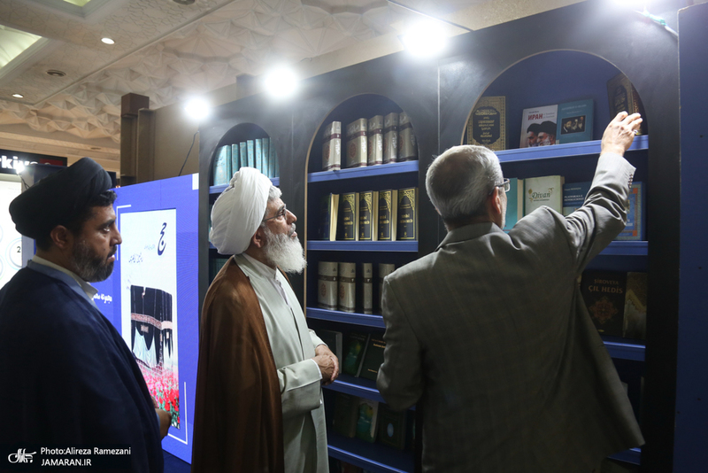 غرفه موسسه تنظیم و نشر آثار امام خمینی (ره) در سی و ششمین نمایشگاه کتاب تهران-3