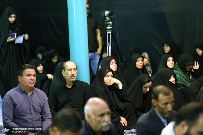 مراسم تجدید بیعت جهادگران با رهبر انقلاب در حسینیه جماران