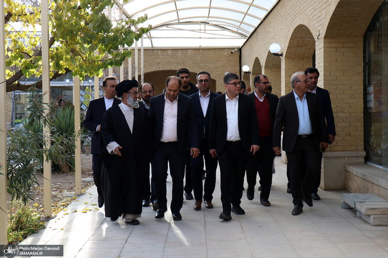 بازدید سفیر ازبکستان در ایران از بیت تاریخی امام در خمین