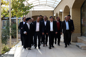 بازدید سفیر ازبکستان در ایران از بیت تاریخی امام در خمین