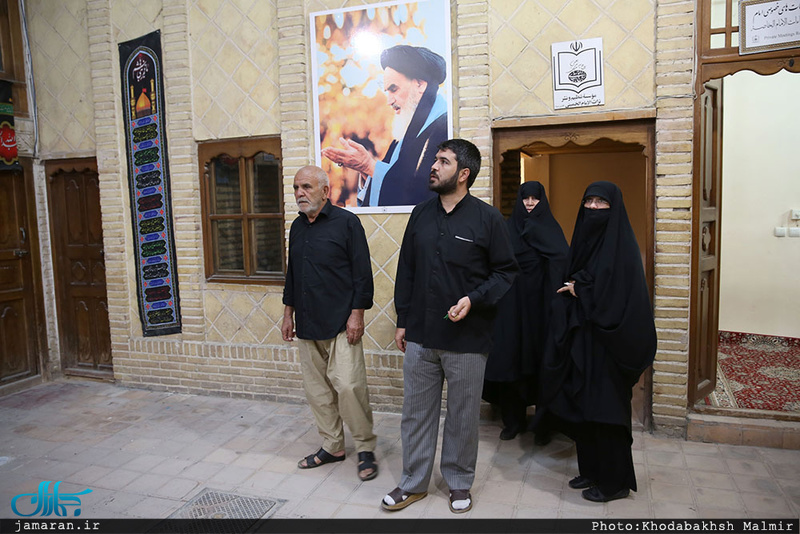 بازدید حجت الاسلام و المسلمین سید محمود دعایی از بیت امام در نجف