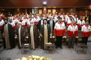 دیدار رییس و امدادگران جمعیت هلال احمر با سید حسن خمینی