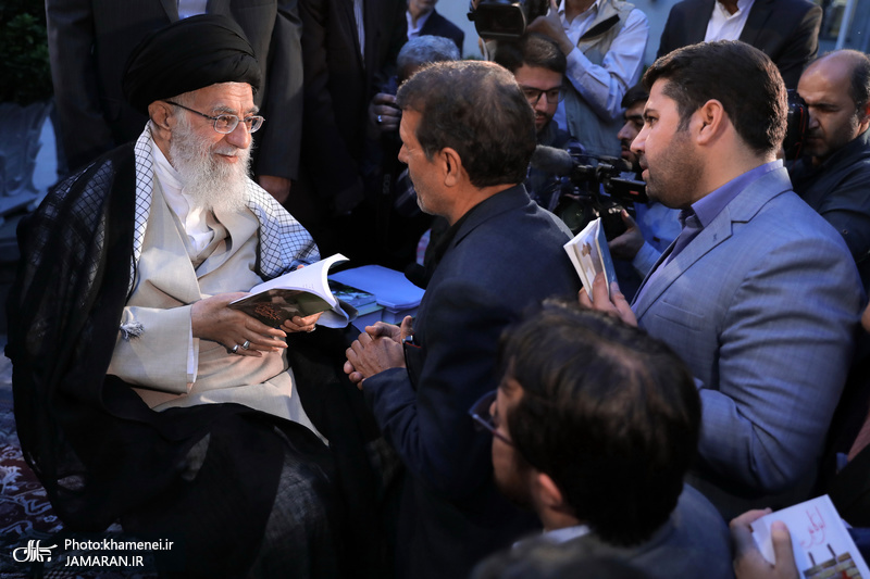 دیدار جمعی از شاعران و اهالی فرهنگ و ادب با رهبر معظم انقلاب