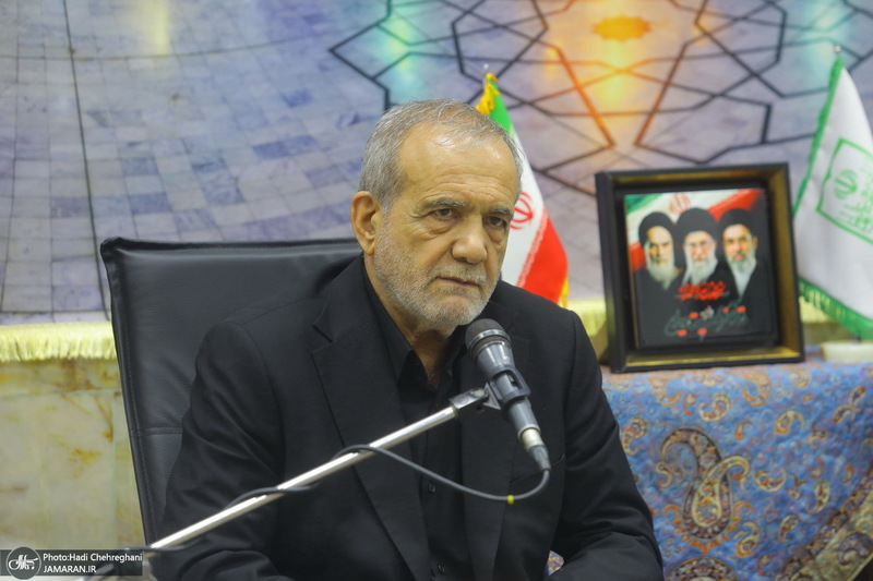 سفر رئیس جمهوری به قم و دیدار با مراجع و علما -3