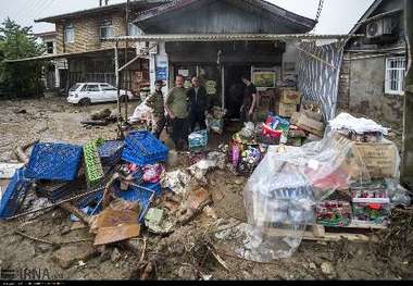 باد و باران شدید در راه گیلان