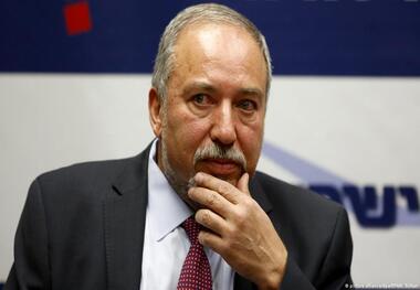 رییس جنگ اسبق اسرائیل: به سربازان ما دستور داده شده به حملات حزب‌الله لبنان پاسخ ندهند