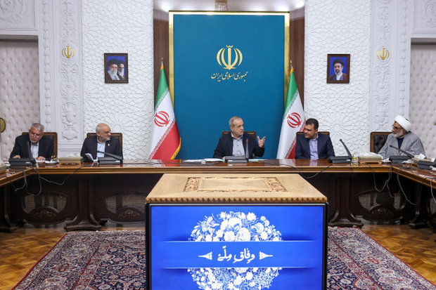 پزشکیان: نقشه راهبردی توسعه صنایع خلاق تدوین شود / تأکید بر رفع موانع قانونی و حمایت از کسب‌وکارها / شناسایی ظرفیت‌های استانی و توسعه بازارهای داخلی و بین‌المللی