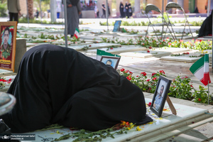 مراسم مهمانی لاله ها در بهشت زهرا (س) تهران