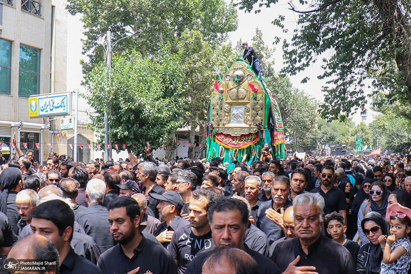 مراسم عزاداری و نخل گردانی روز عاشورا در خمین