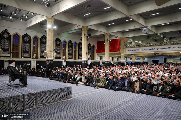 روزنامه اطلاعات: رهبری به همه یادآوری کرد که اصلی‌ترین هدف دشمنان انقلاب و جمهوری اسلامی شکاف در وحدت امت و اضمحلال امنیت ملی است/ مرز نقدها، خدشه وارد نساختن به وحدت و امنیت ملی است؛ مرز دوست و دشمن را باید شناخت