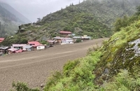 سیل ناگهانی در شمال هند با ده‌ها کشته و زخمی (8)